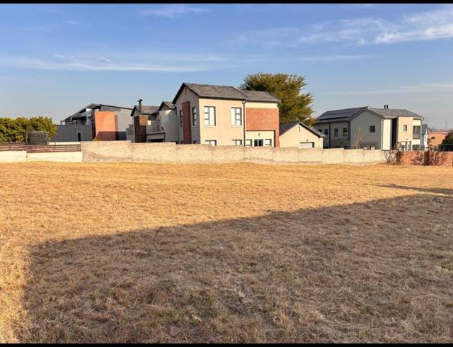 LAND FOR SALE IN COPPERLEAF ESTATE